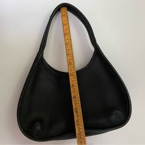 Vintage Coach purse E7C-9027 small leather black